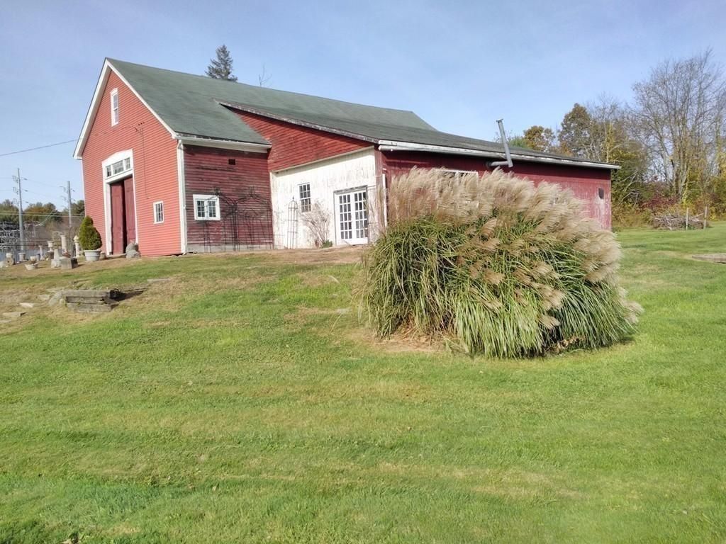 38 E Brookfield Rd, North Brookfield, MA 01535